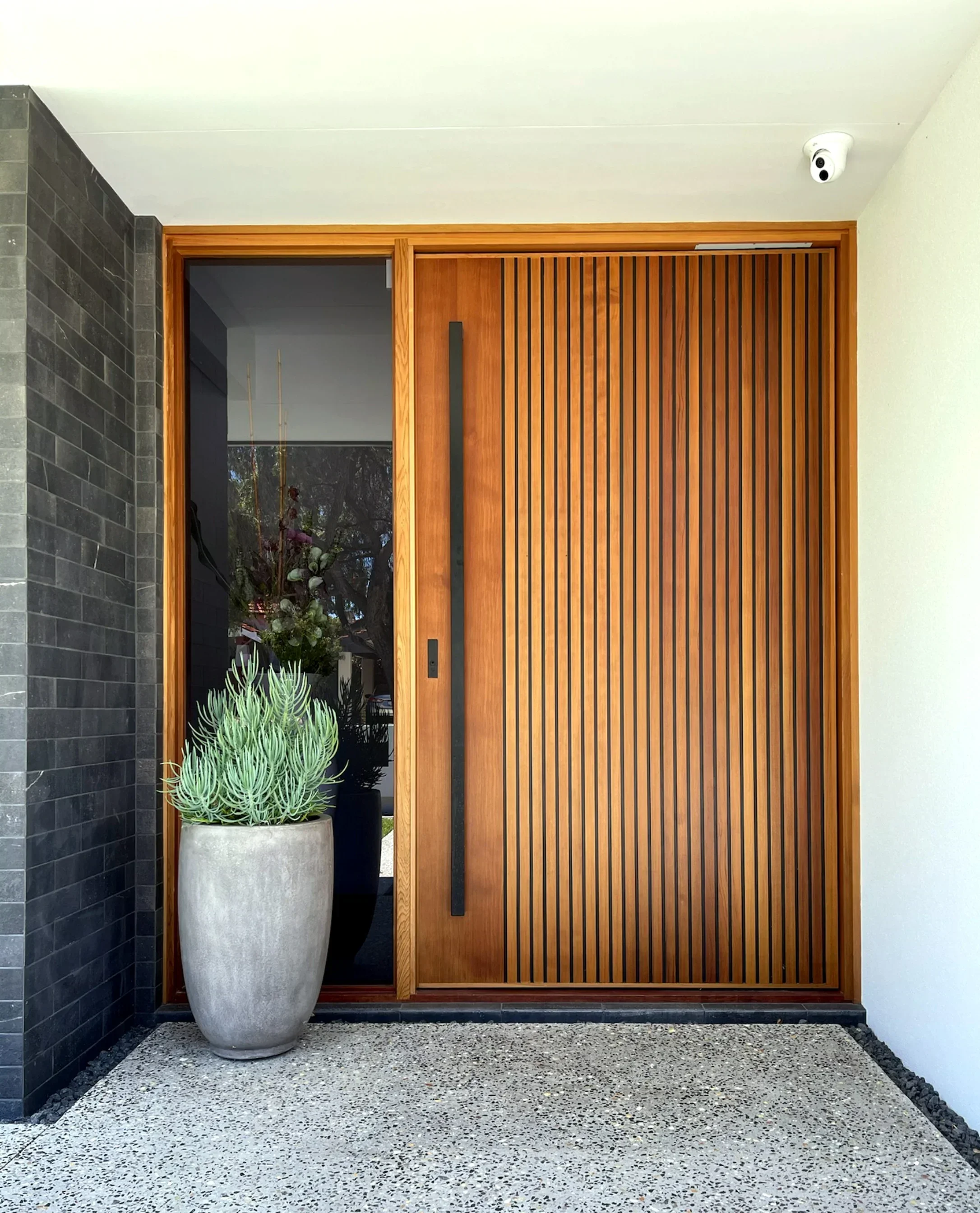 Interior Design Organic Modern - -Modernes Design, Sicherheits-Eingang, Drehtüren, Massivholz-Außenglastür für