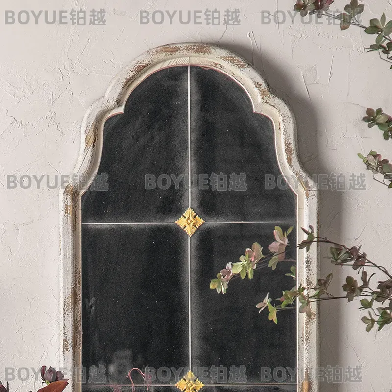Französischer geschnitzter Hol – Arch Mirror Leaning Bewertung und Preis